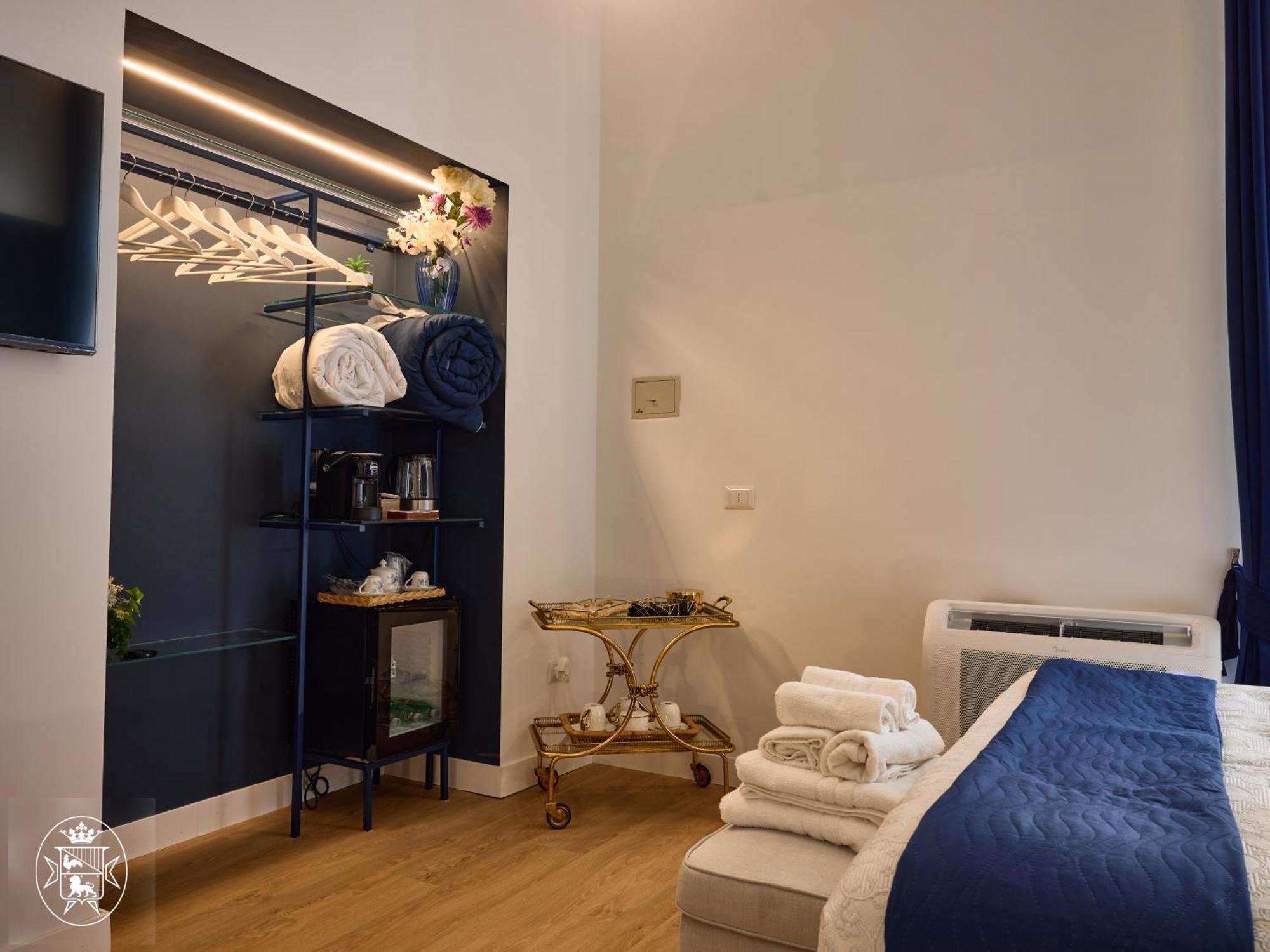 Vista Piazza Dei Martiri Bed & Breakfast Наполи Екстериор снимка