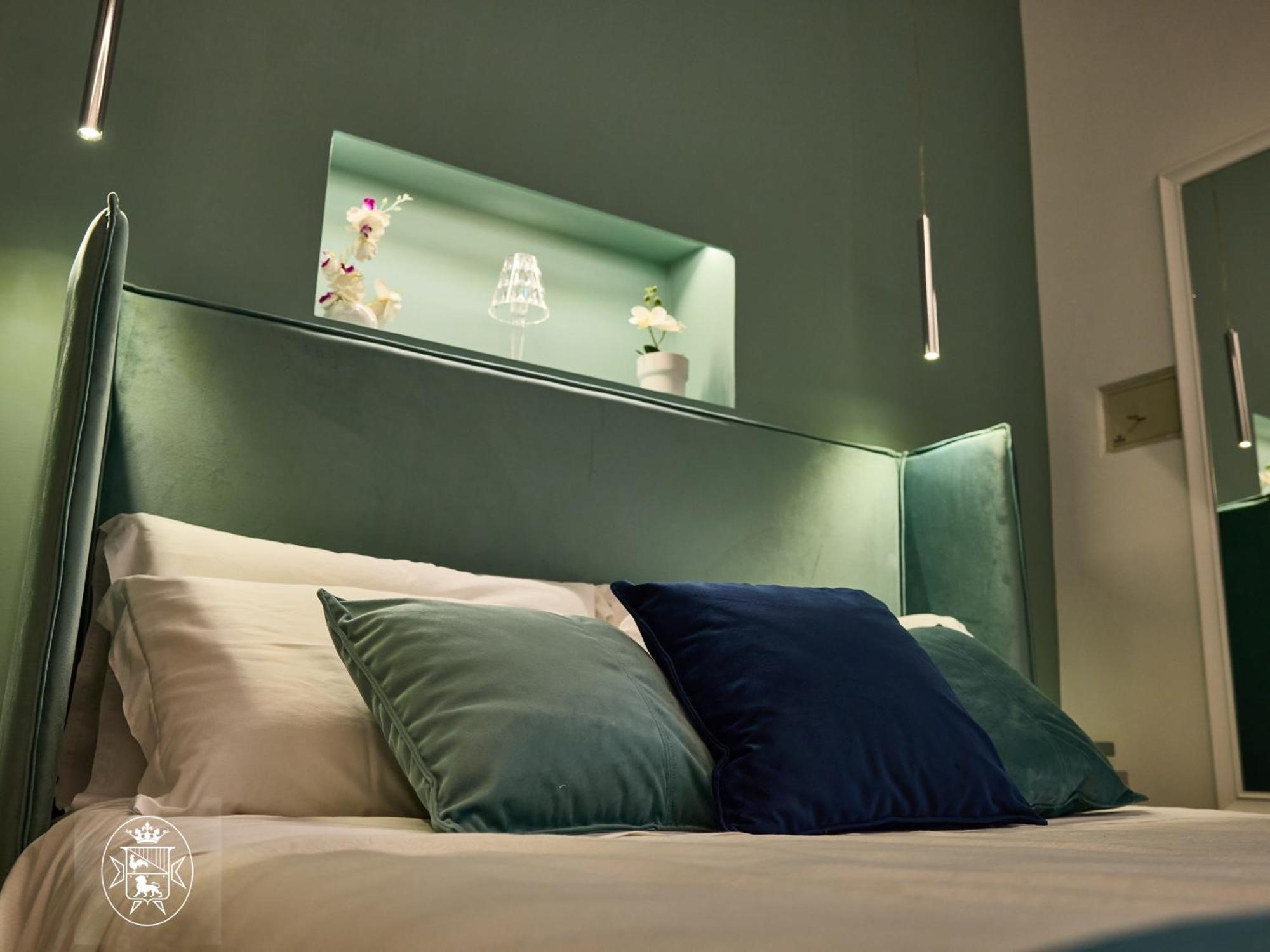 Vista Piazza Dei Martiri Bed & Breakfast Наполи Екстериор снимка