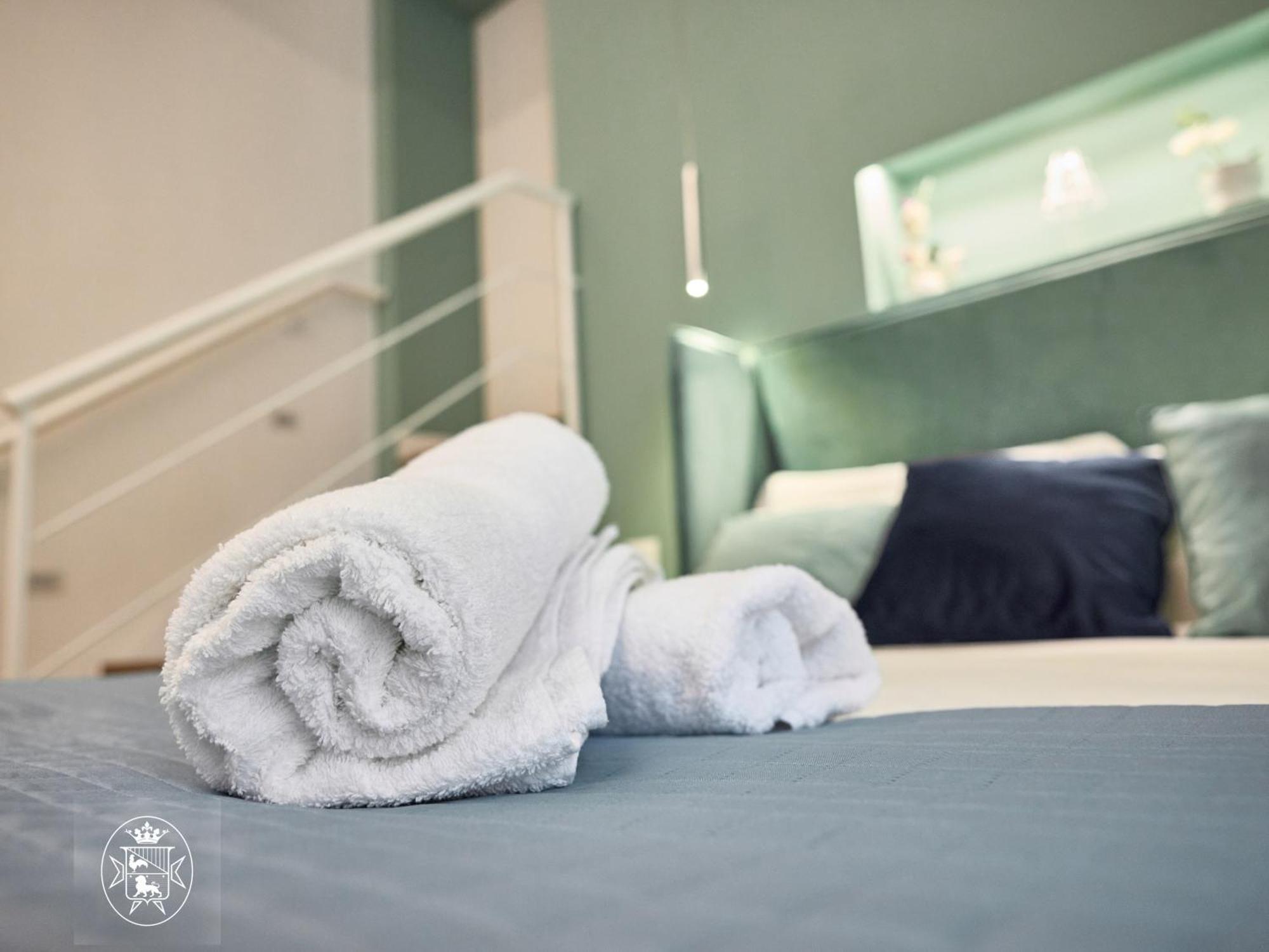 Vista Piazza Dei Martiri Bed & Breakfast Наполи Екстериор снимка