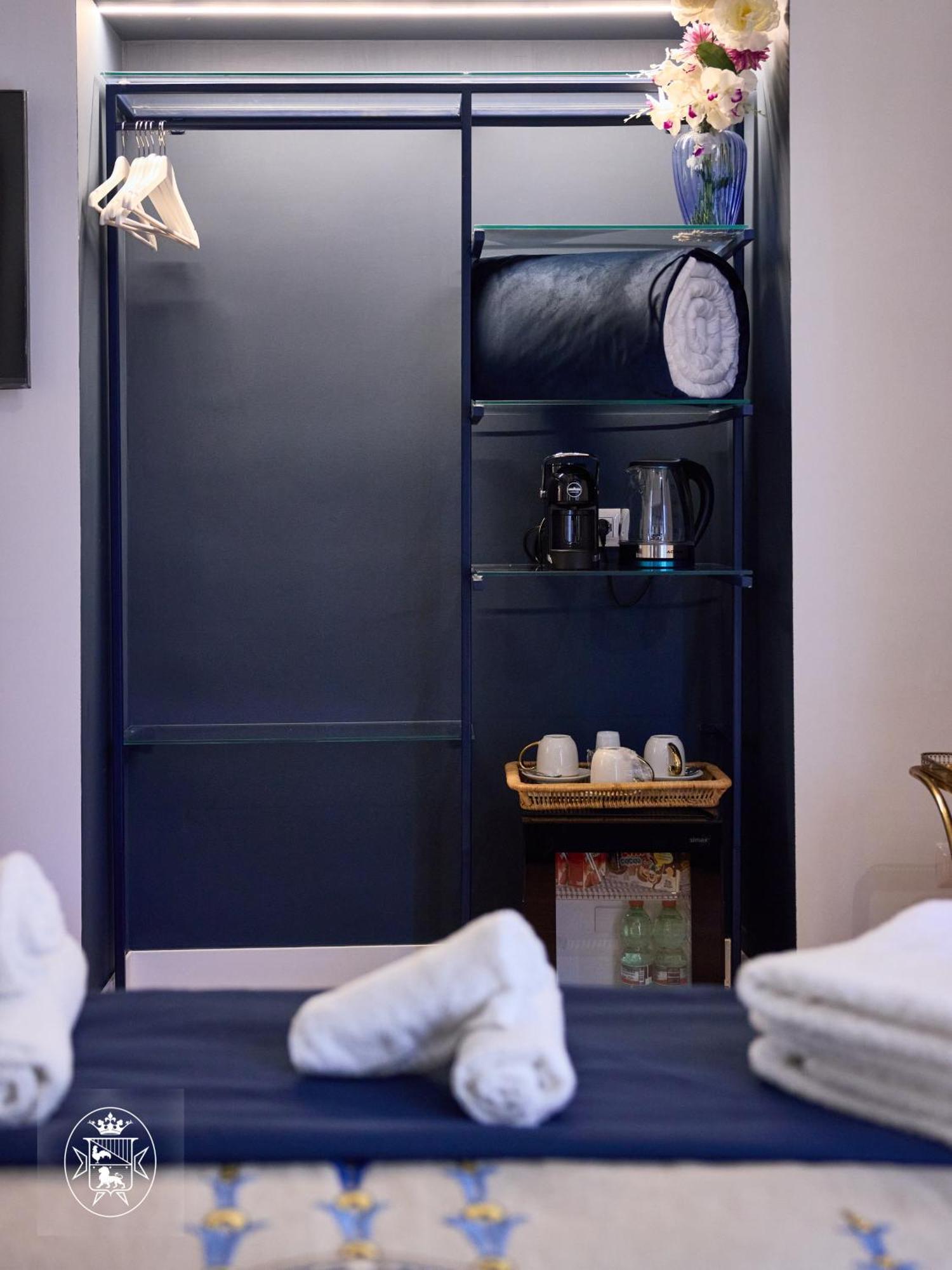 Vista Piazza Dei Martiri Bed & Breakfast Наполи Екстериор снимка
